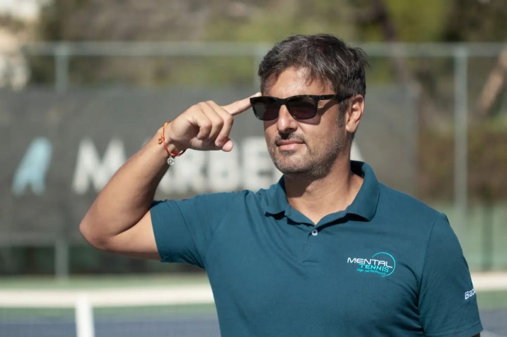 Filippo Gioiello durante una sessione Mental Tennis sul campo